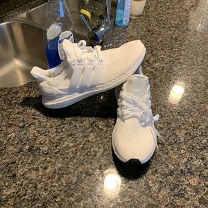 NWT MENS WHITE ULTRABOOST